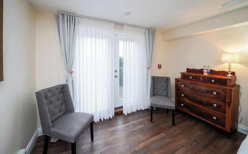 Deluxe Room, 2 Queen Beds, Terrace, Garden View photo 3