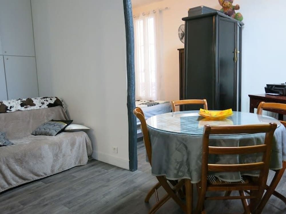 Apartment photo 1