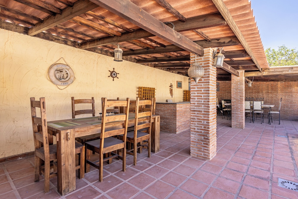 Villa photo 3