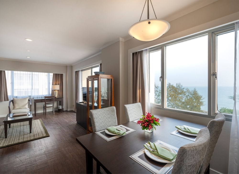 Premier Suite, 1 Bedroom, Balcony photo 2