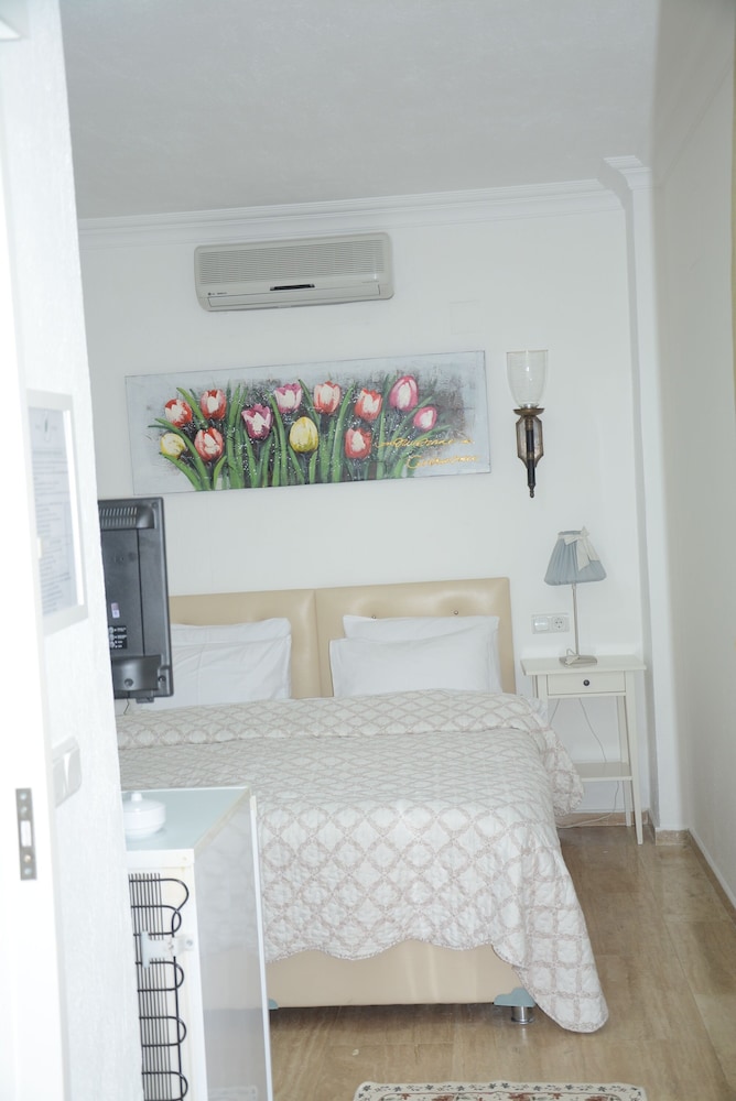 Economy Room, Ground Floor (Car Park View) photo 2