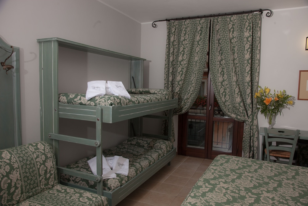 Comfort Triple Room