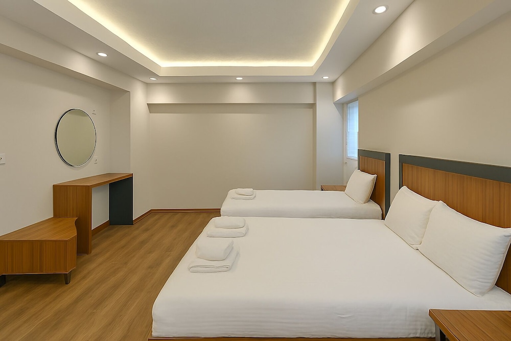 Deluxe Suite, 2 Bedrooms, Non Smoking, Air conditioning photo 2