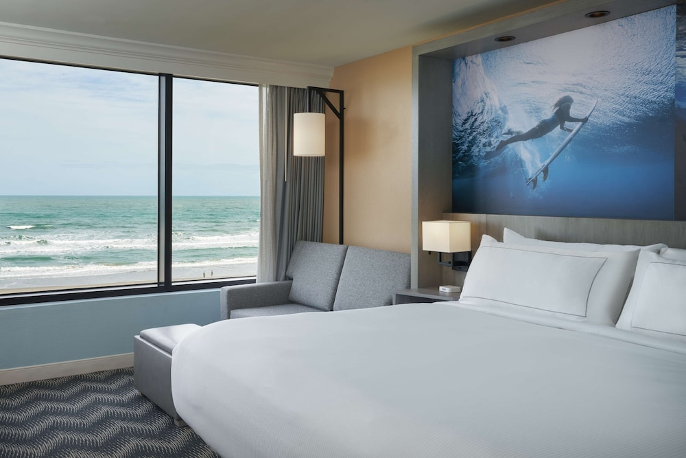 Room, 1 King Bed, Oceanfront - Photo 7