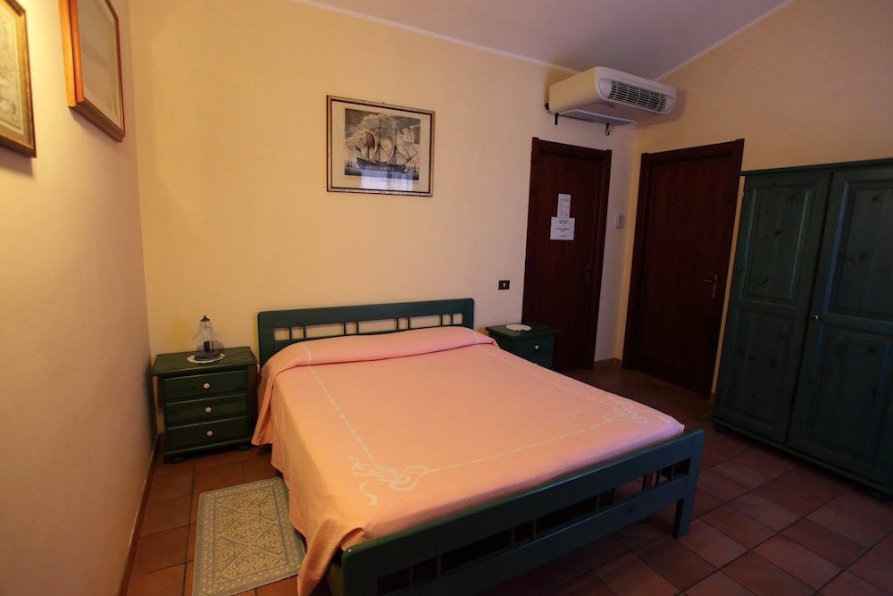 Double Or Twin Room, Pool View photo 1