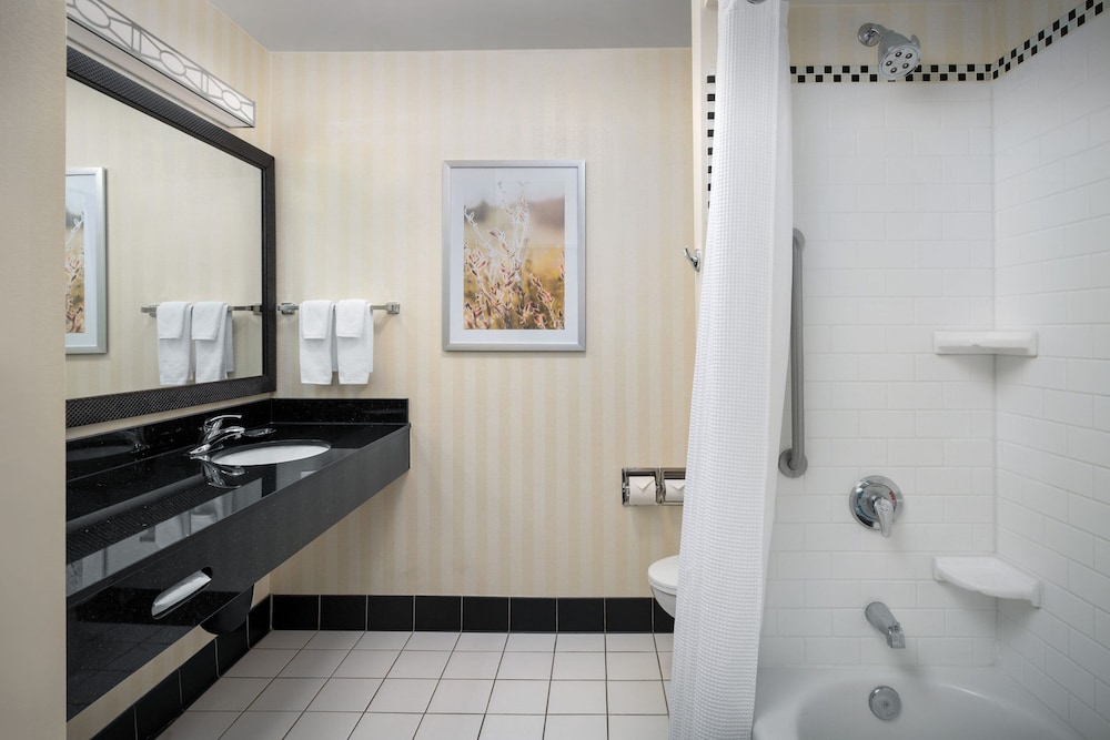 Suite, Multiple Beds - Photo 4