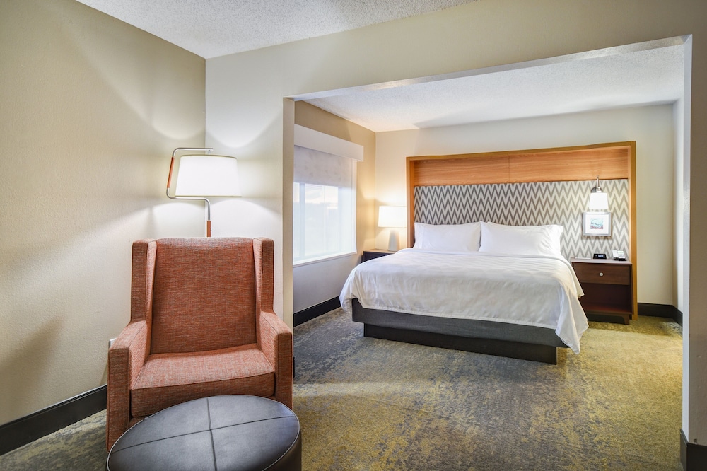 Suite, 1 Bedroom - Photo 3