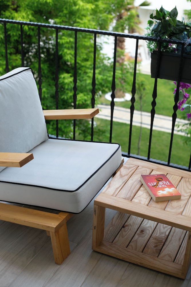 Superior Room, Balcony, Garden View
