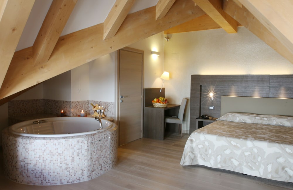 Suite photo 1