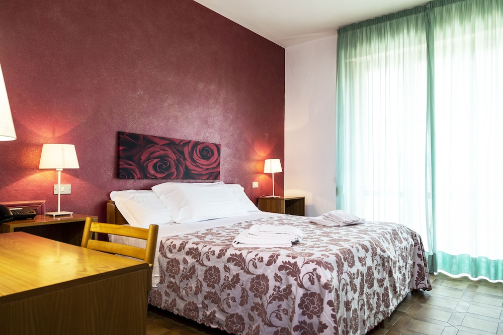 Classic Double Or Twin Room, Balcony, Garden View
