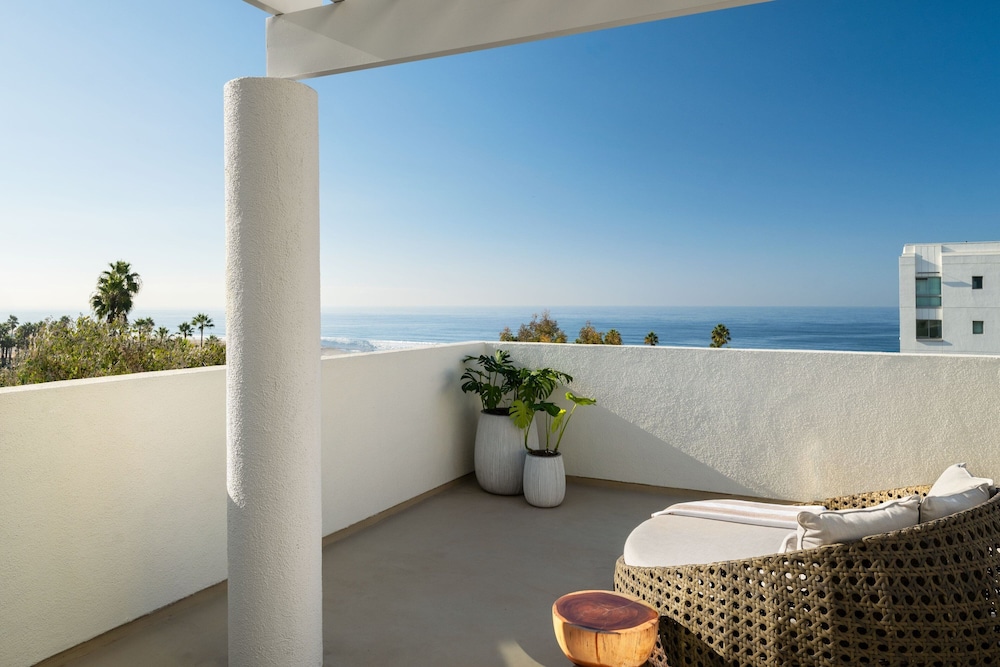 Studio Suite, 1 Bedroom, Ocean View (Balcony)