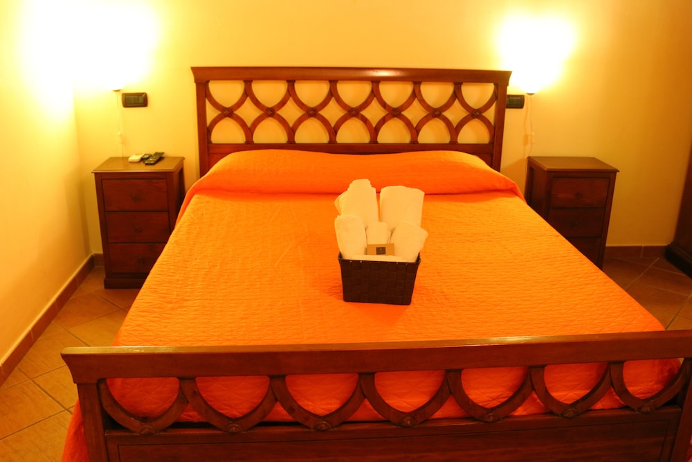 Basic Double Room, 1 Queen Bed, Non Smoking