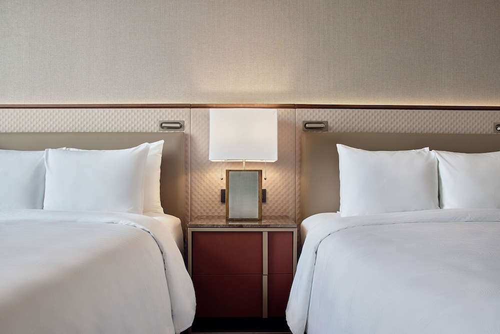 Deluxe Room, 2 Double Beds, Executive Level - Photo 2