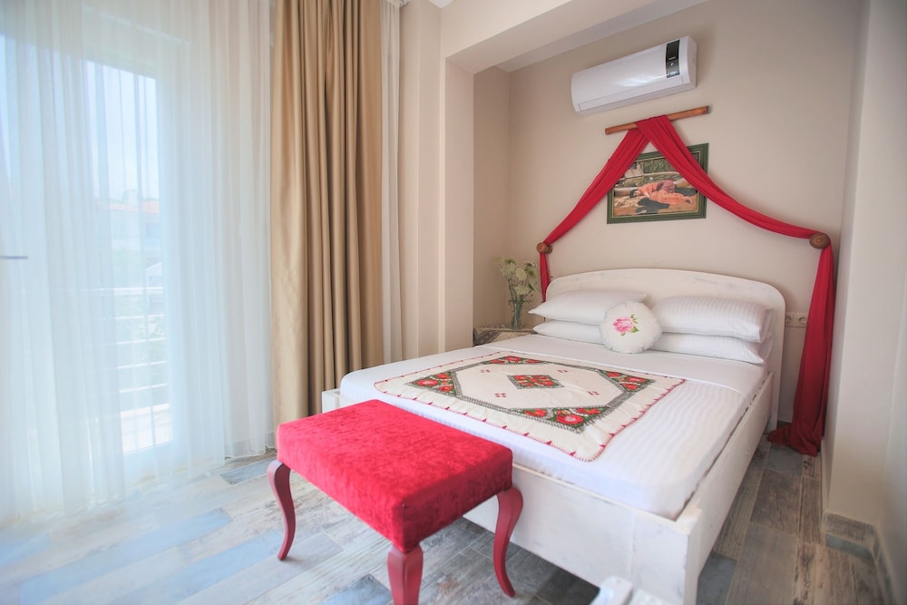 Traditional Double Room, 1 Bedroom, Non Smoking, Hill View photo 1