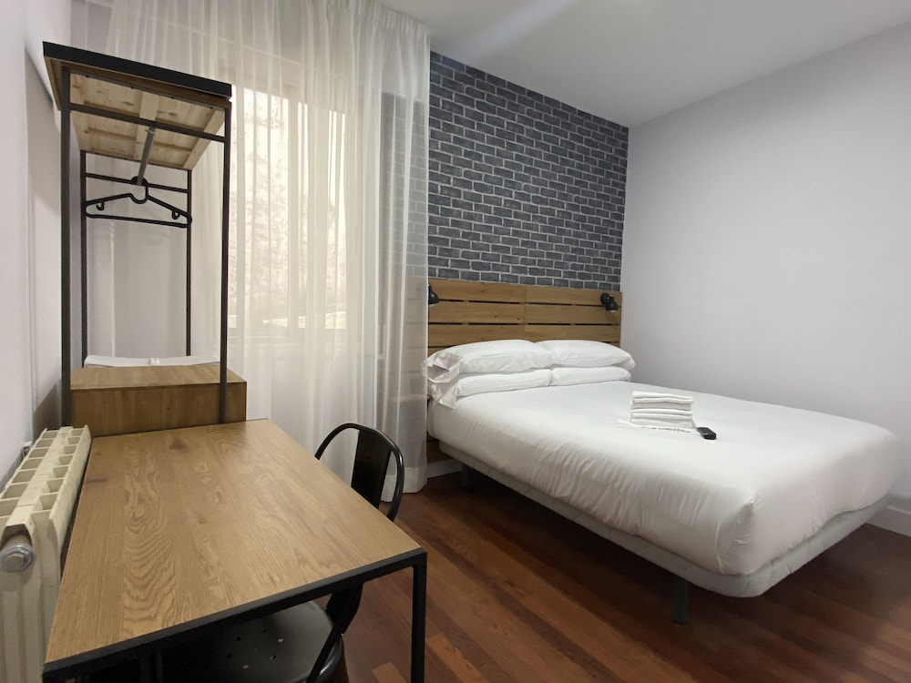 Double Room - Photo 2