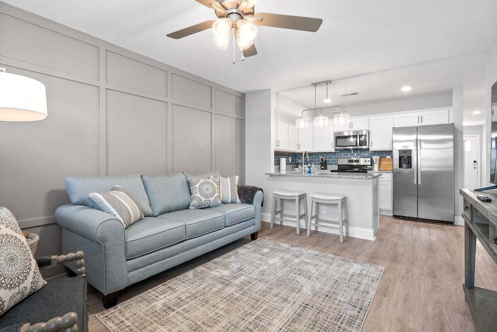 House, Multiple Beds, Patio, Garden View (Unit #808 (1000 Henry Place Blvd)) photo 1