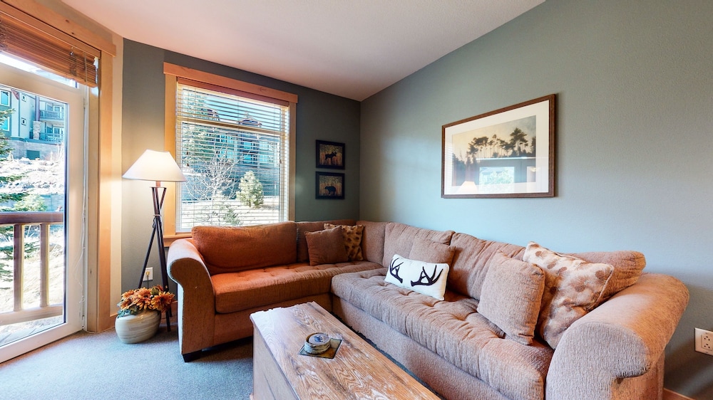 Condo, 2 Bedrooms