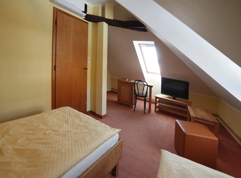 Twin Room, City View photo 1