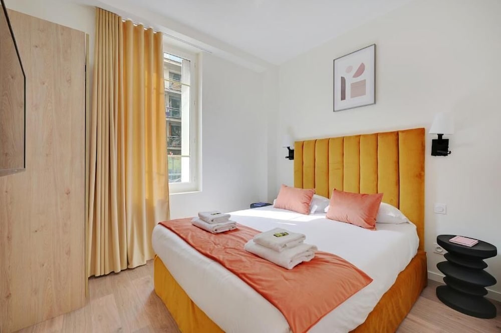 Superior Apartment