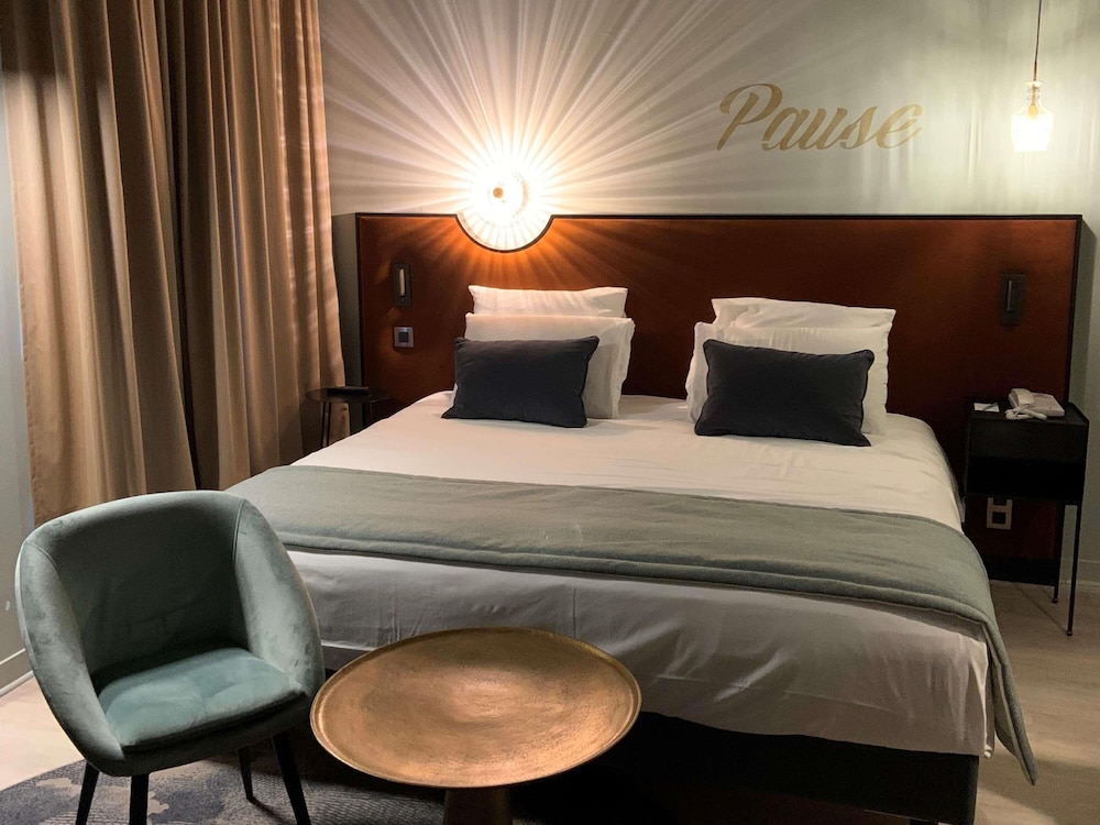 Standard Room, 1 King Bed - Photo 2