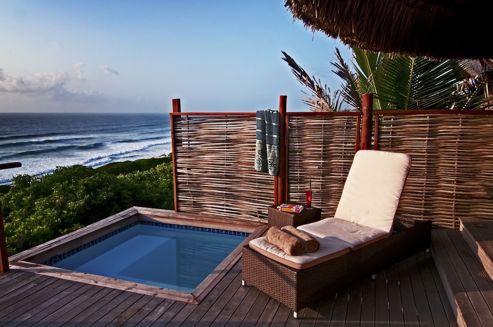 Deluxe Room (Ocean Front ) photo 2
