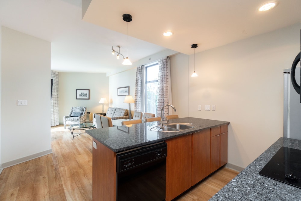 Deluxe Suite, 1 Bedroom photo 2
