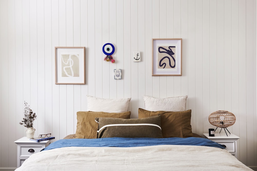 Room 6 - Anglesea King Deluxe Studio