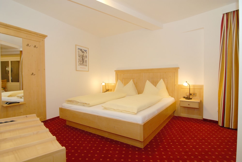 Superior Double Room, Balcony, Mountain View (Wilder Kaiser) photo 2