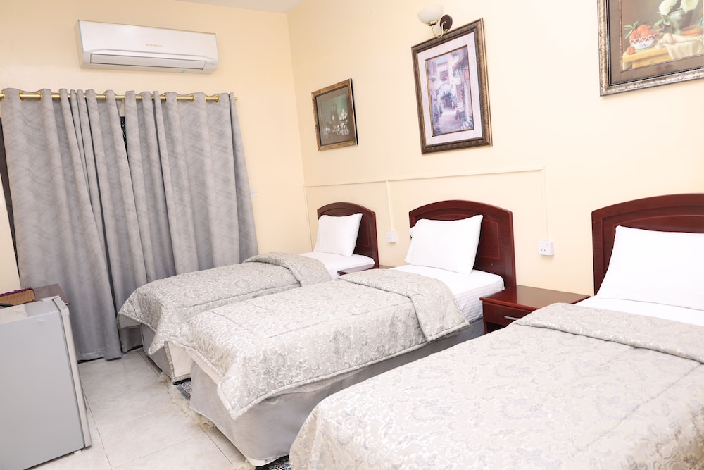 Basic Triple Room photo 2