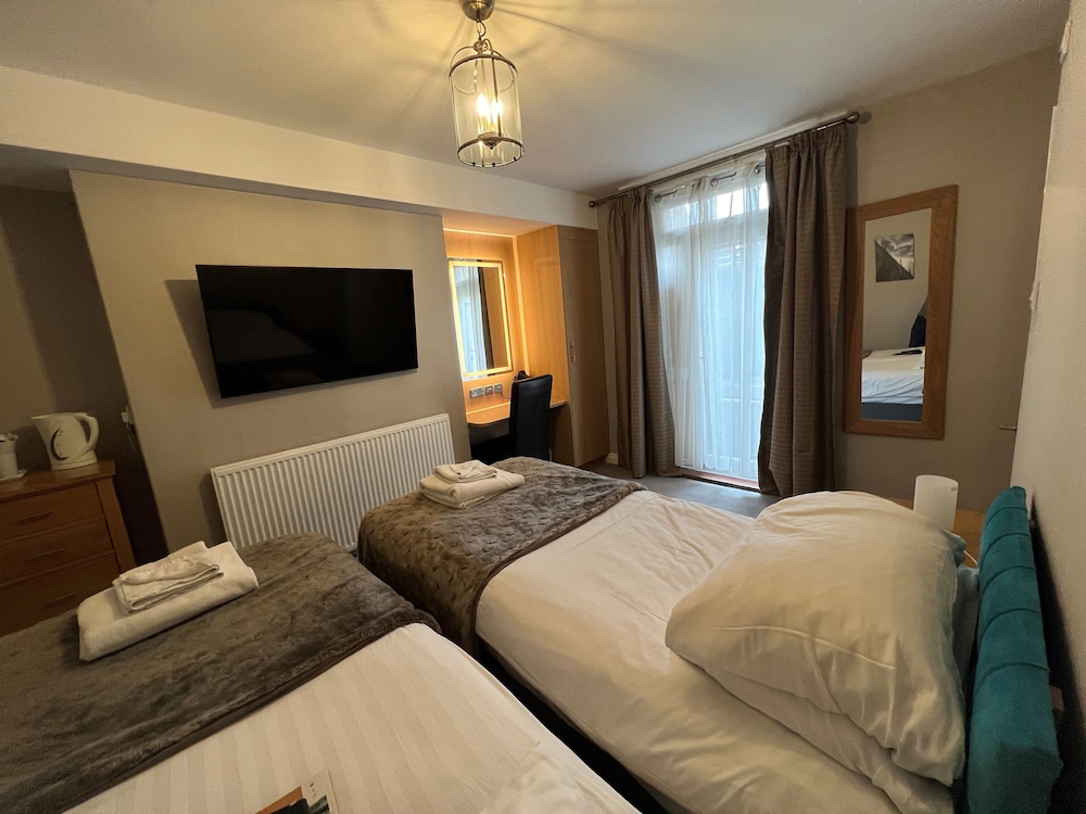 Economy Double or Twin Room photo 2