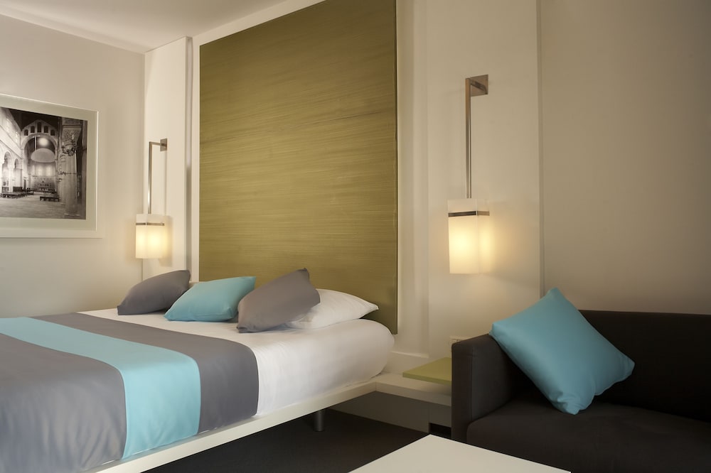 Suite, 1 Bedroom, Sea View - Photo 1