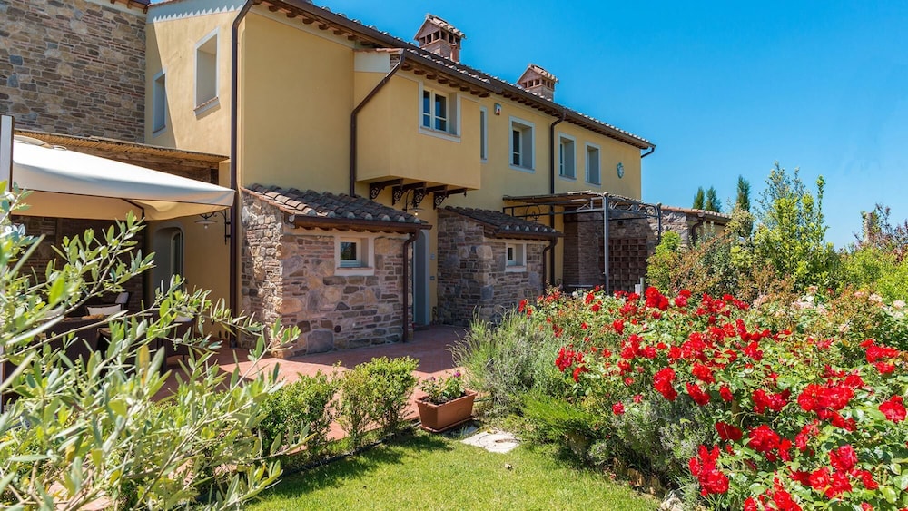 Villa photo 3