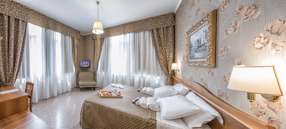 Business Double Room, 1 Bedroom, Accessible, Non Smoking photo 1