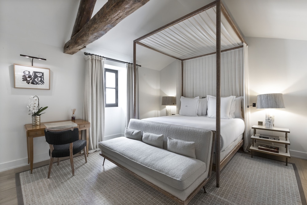 J.K. Junior Suite photo 1