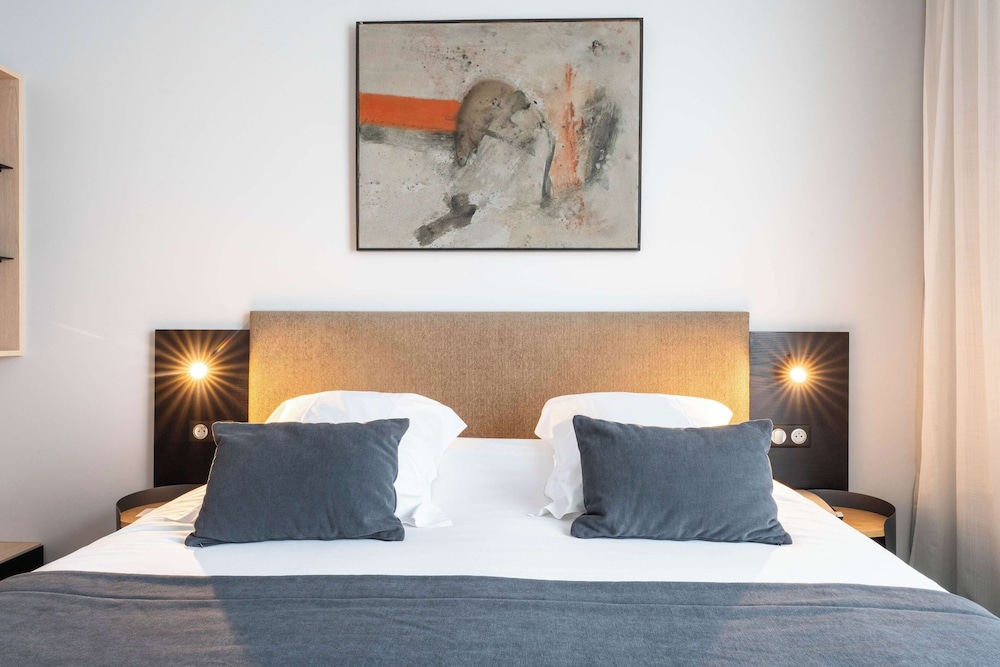 Suite, 1 King Bed, Non Smoking, Terrace (Separate Living Room;with Sofabed) - Photo 2