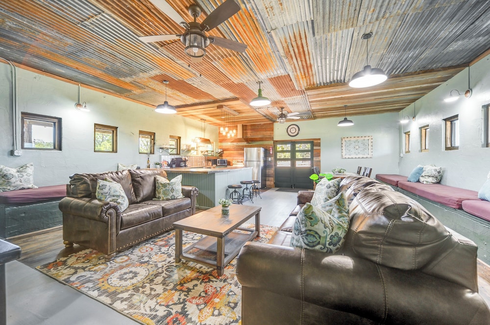 House (2 Bedrooms) photo 2