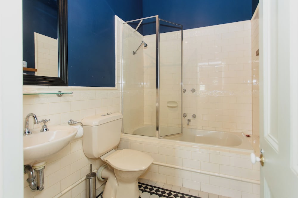 Tower Suite - Photo 2