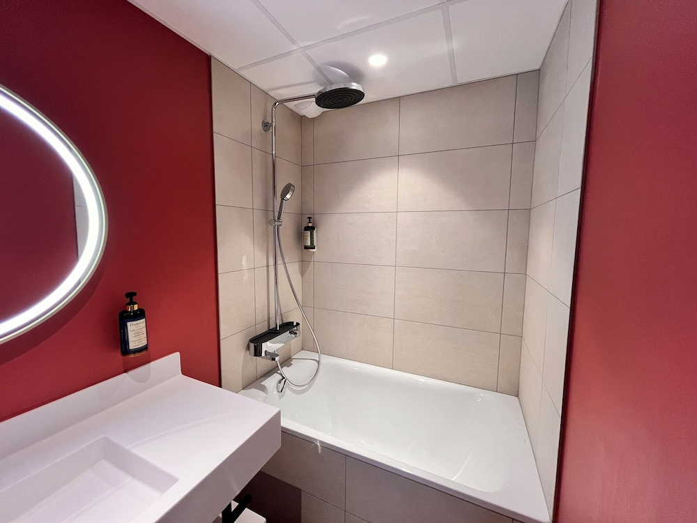 Standard Double Room - Photo 17