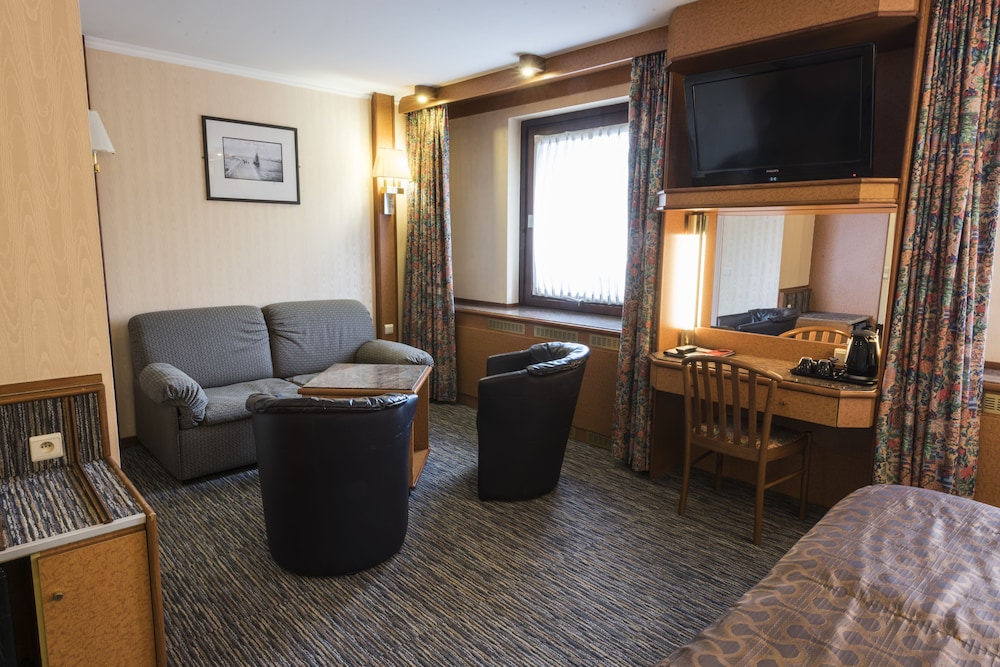 Classic Double Room Single Use photo 3