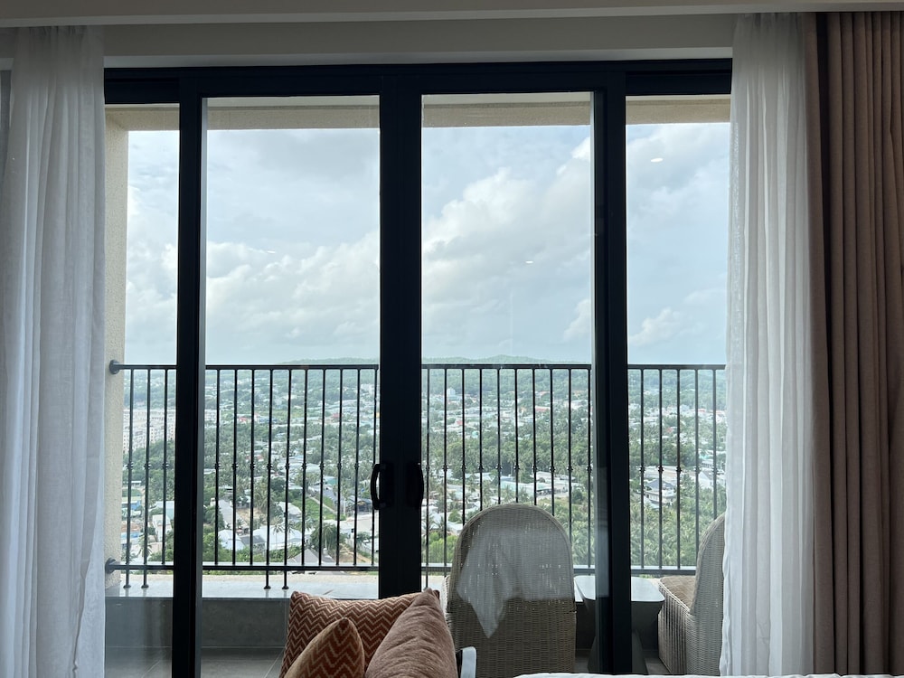 Seaview Fireworks Studio with Balcony - Photo 29