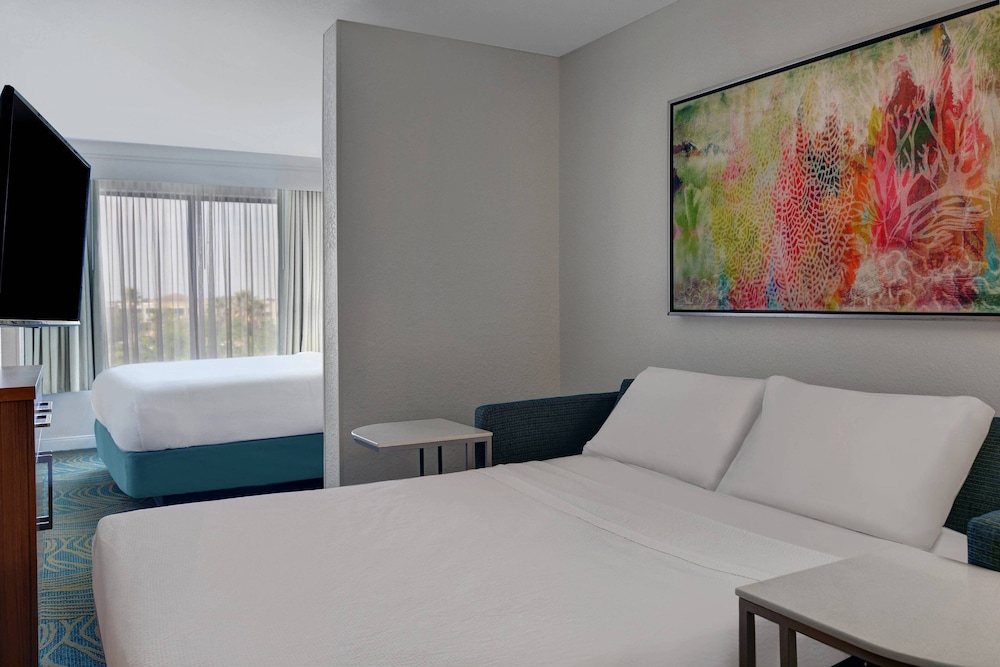 Suite, 1 King Bed with Sofa bed (Pure) - Photo 3