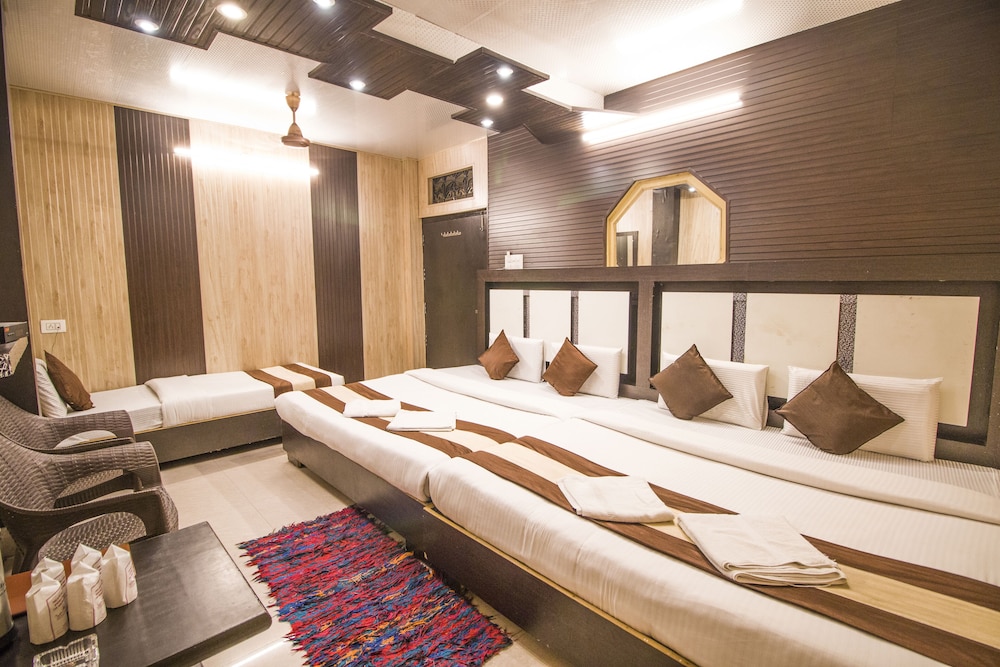 Family Quadruple Room, 2 Queen Beds photo 1