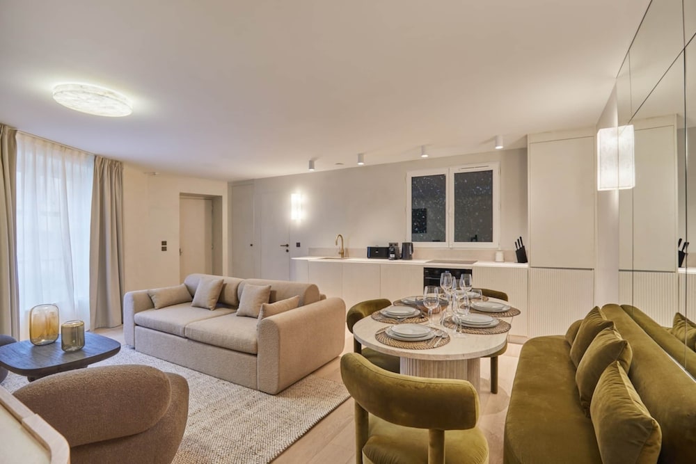 Apartment photo 1