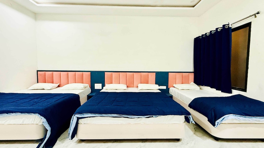 Elite Room, Multiple Beds photo 2