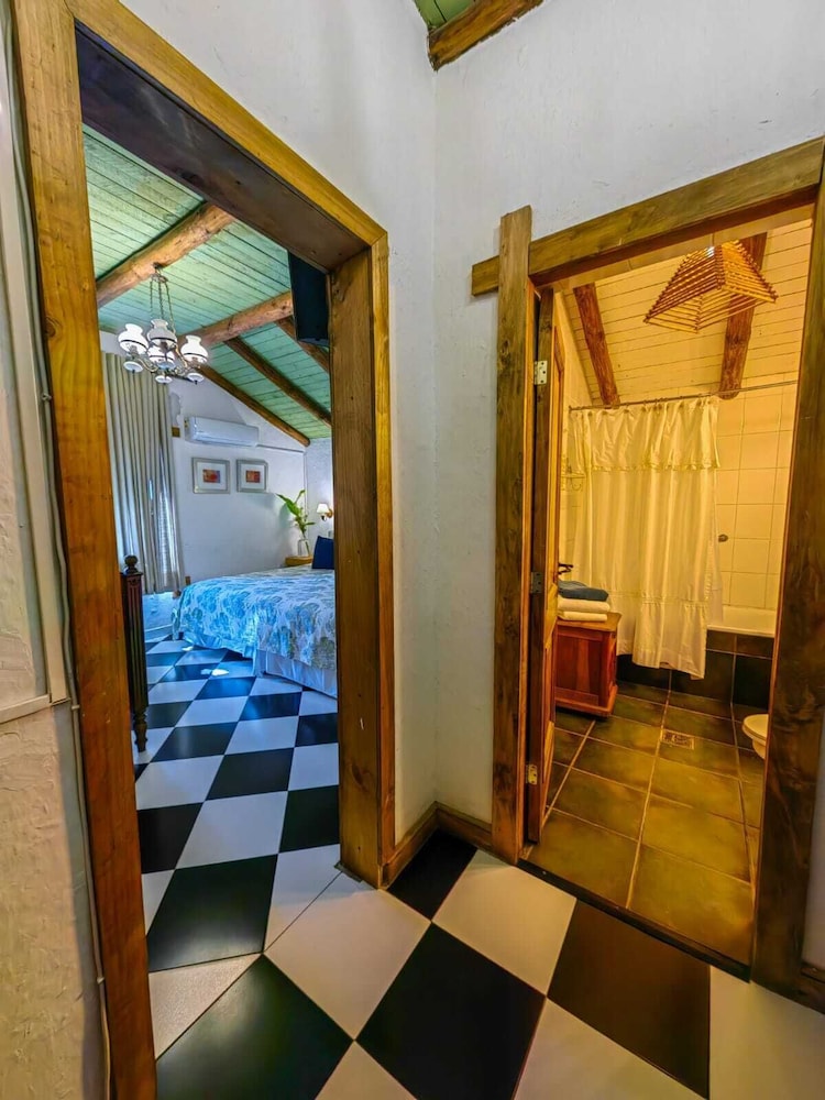 Standard Triple Room, Multiple Beds photo 3