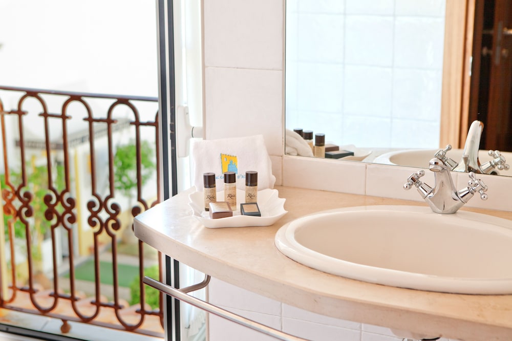 Standard Double Room - Photo 6