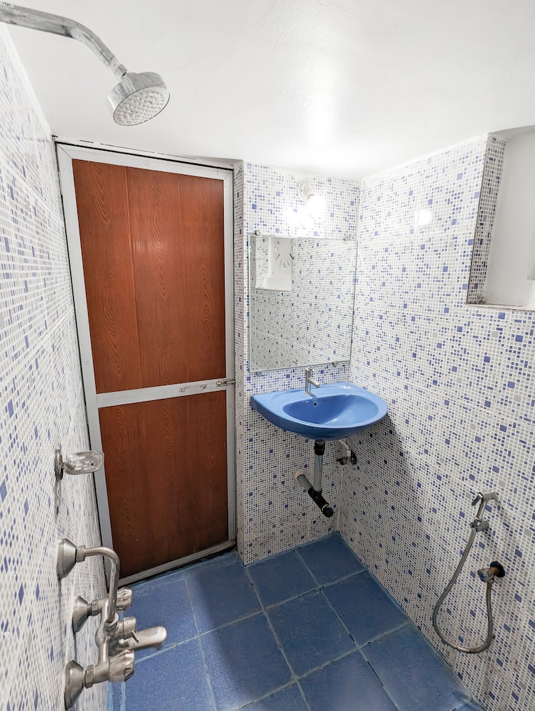 Deluxe Double Room, 1 Double Bed, Private Bathroom photo 3