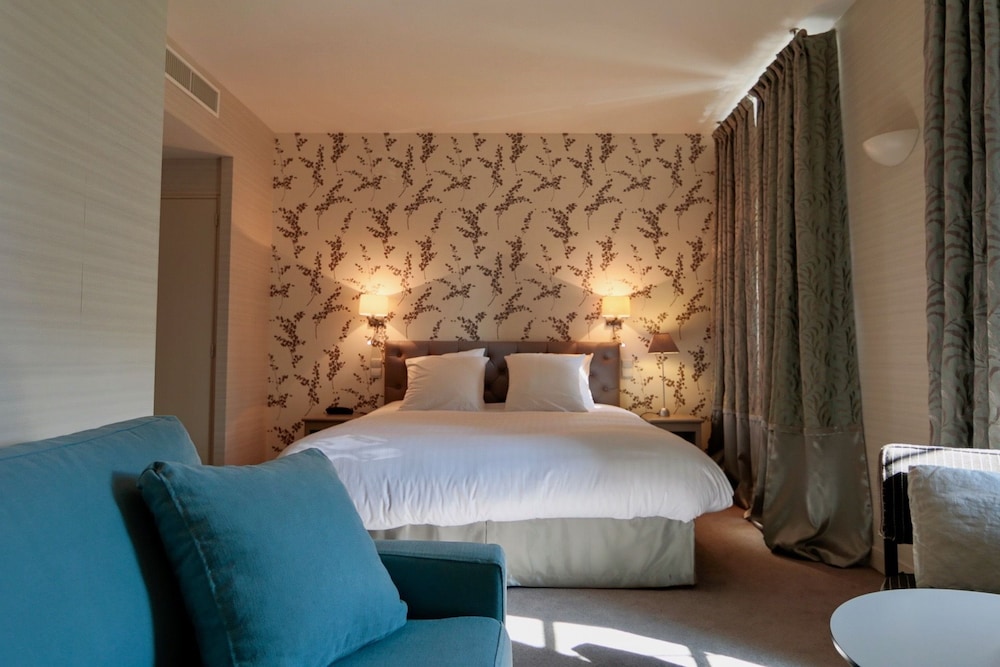 Signature Room photo 3