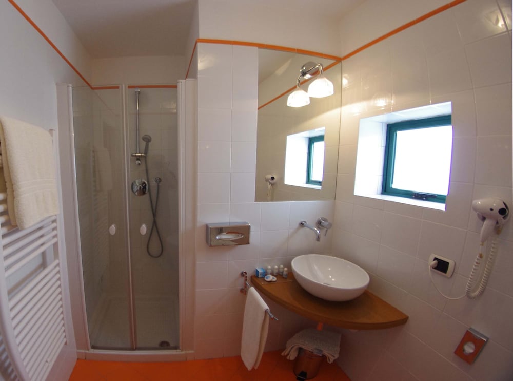 Triple Room - Photo 7
