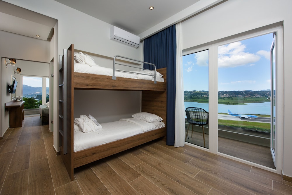 Suite, Sea View